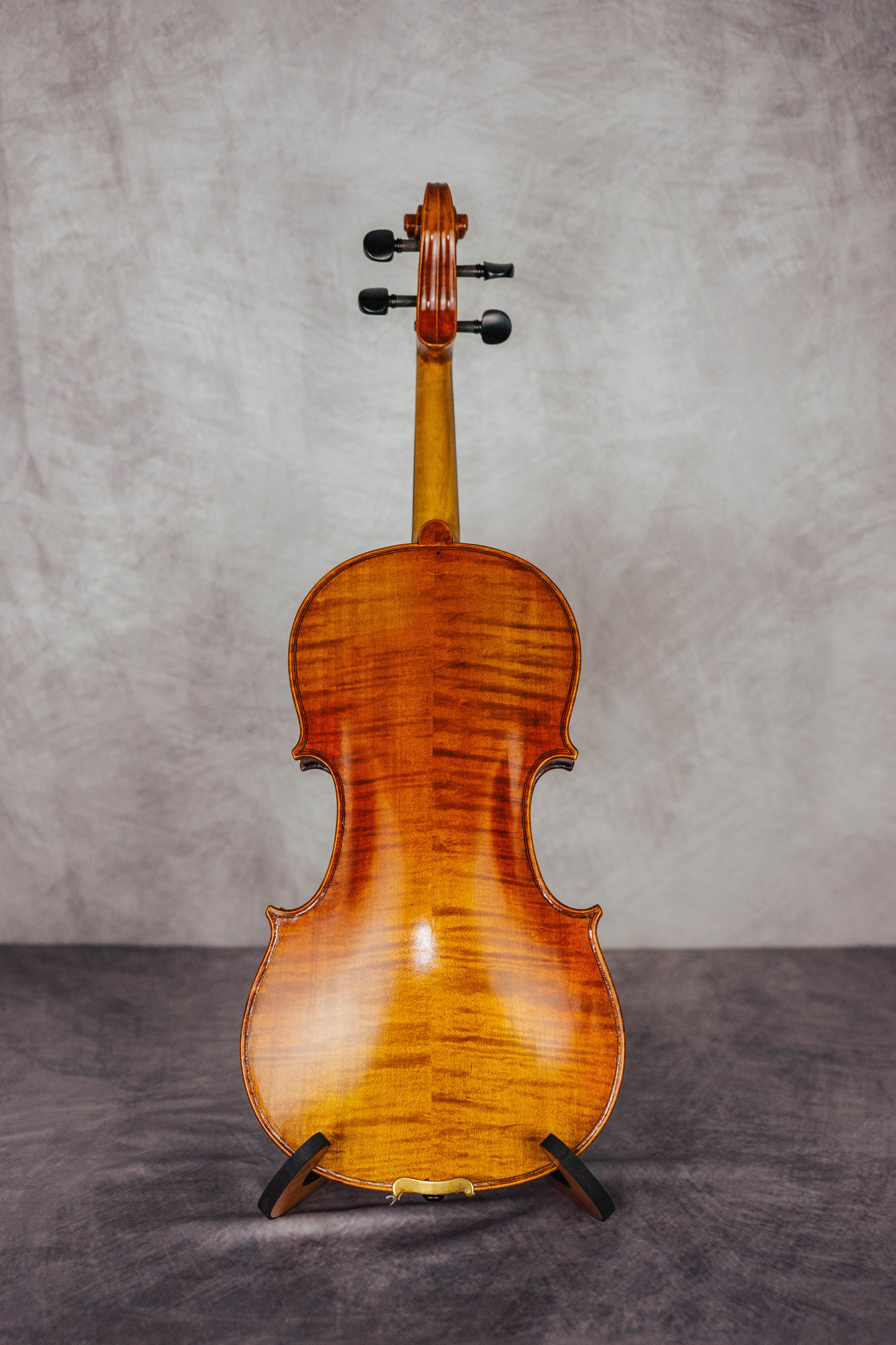 Stradivari 15 1/2"